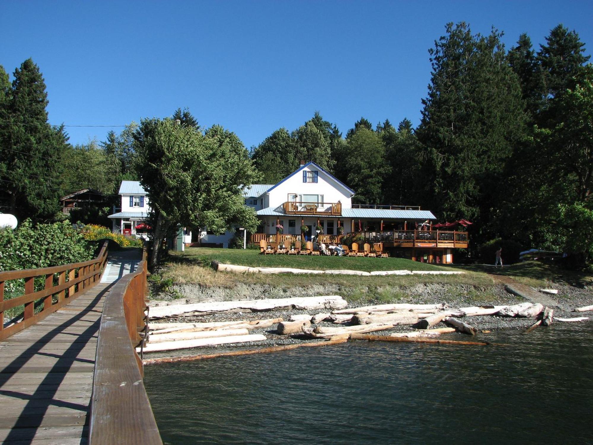 Heriot Bay Inn Bagian luar foto