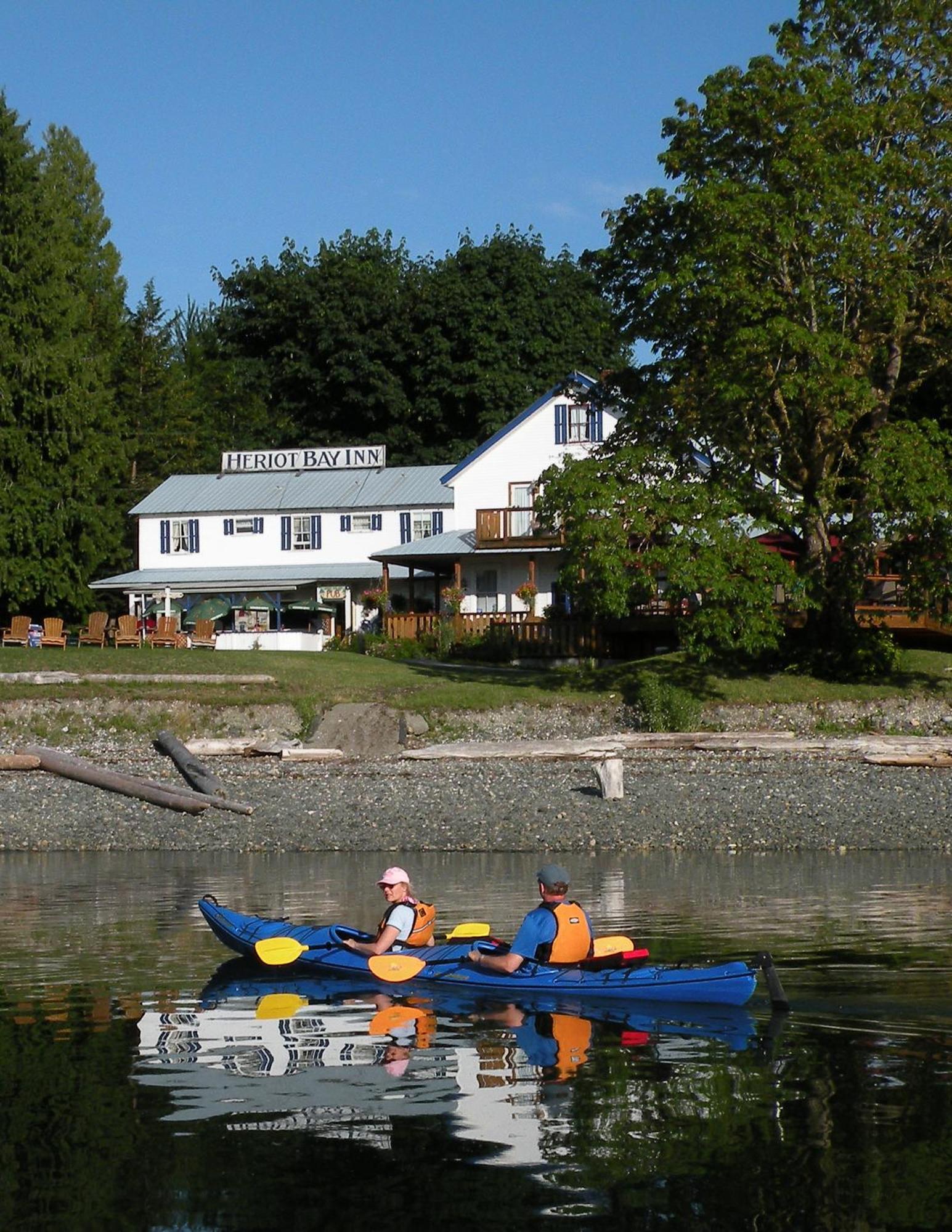 Heriot Bay Inn Bagian luar foto