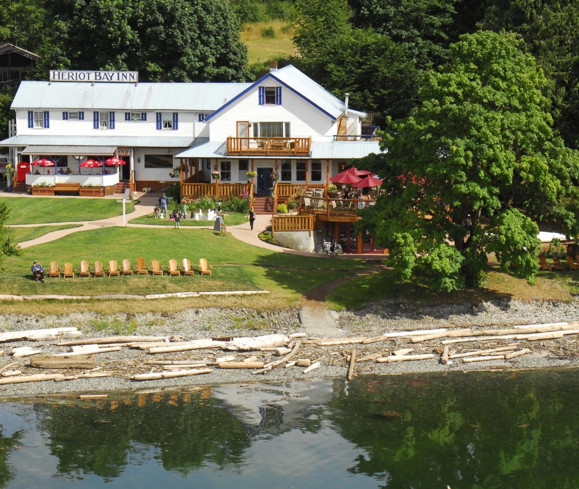 Heriot Bay Inn Bagian luar foto