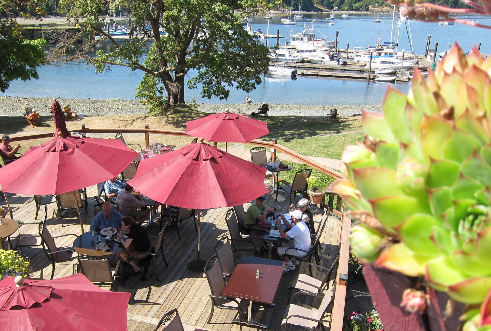 Heriot Bay Inn Bagian luar foto
