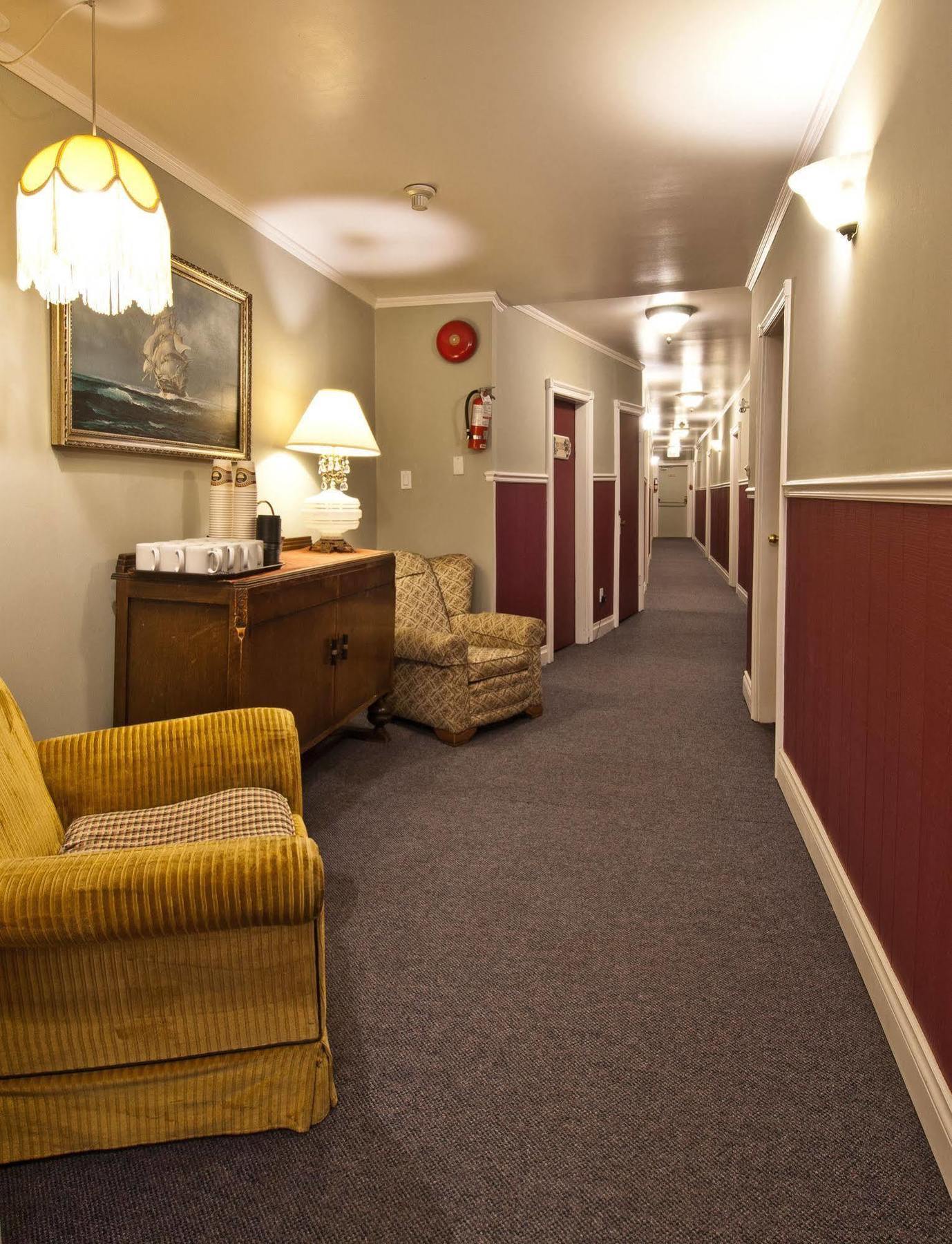 Heriot Bay Inn Bagian luar foto